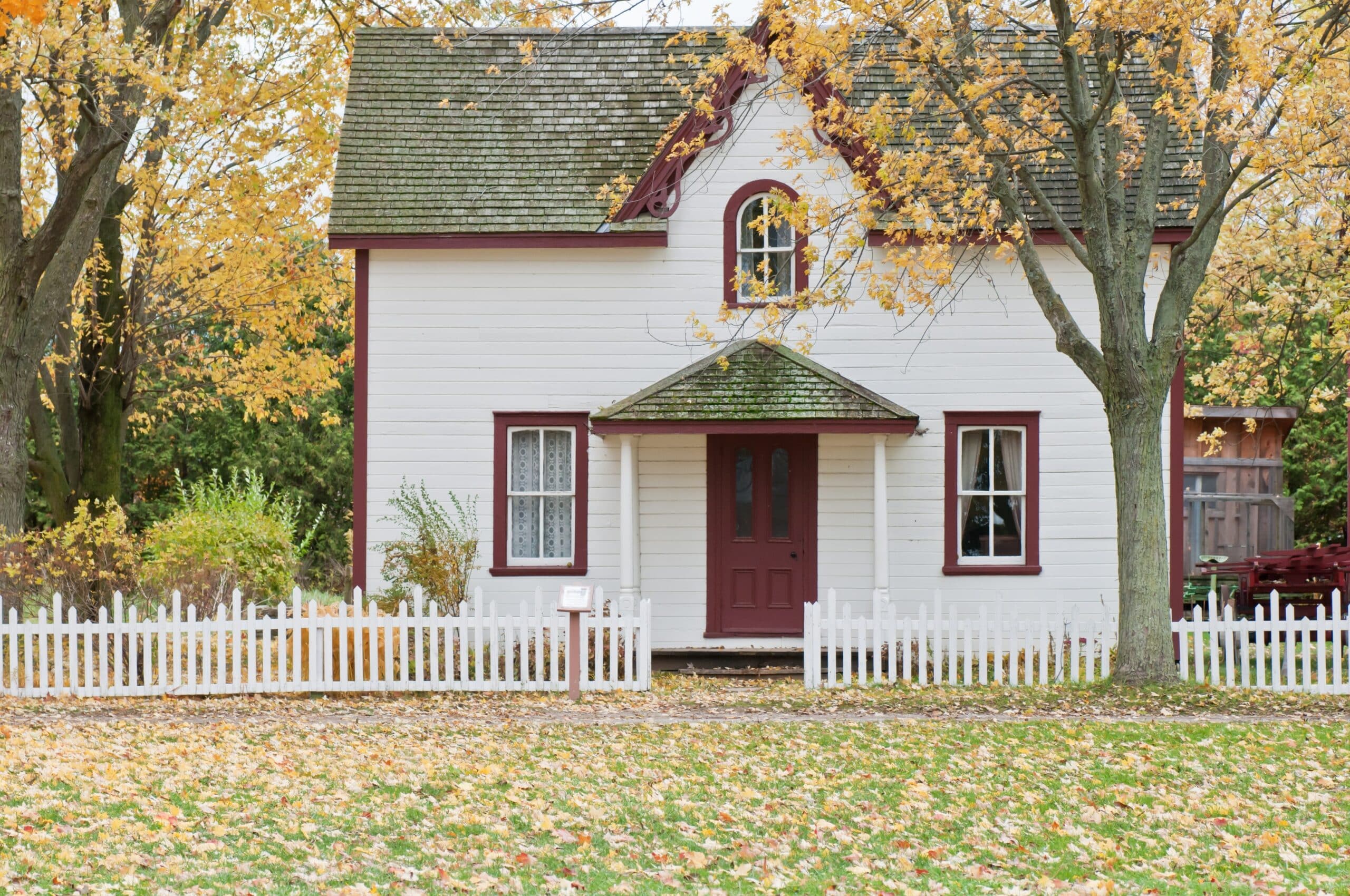 <strong>Your Essential Fall Home Maintenance Checklist</strong>