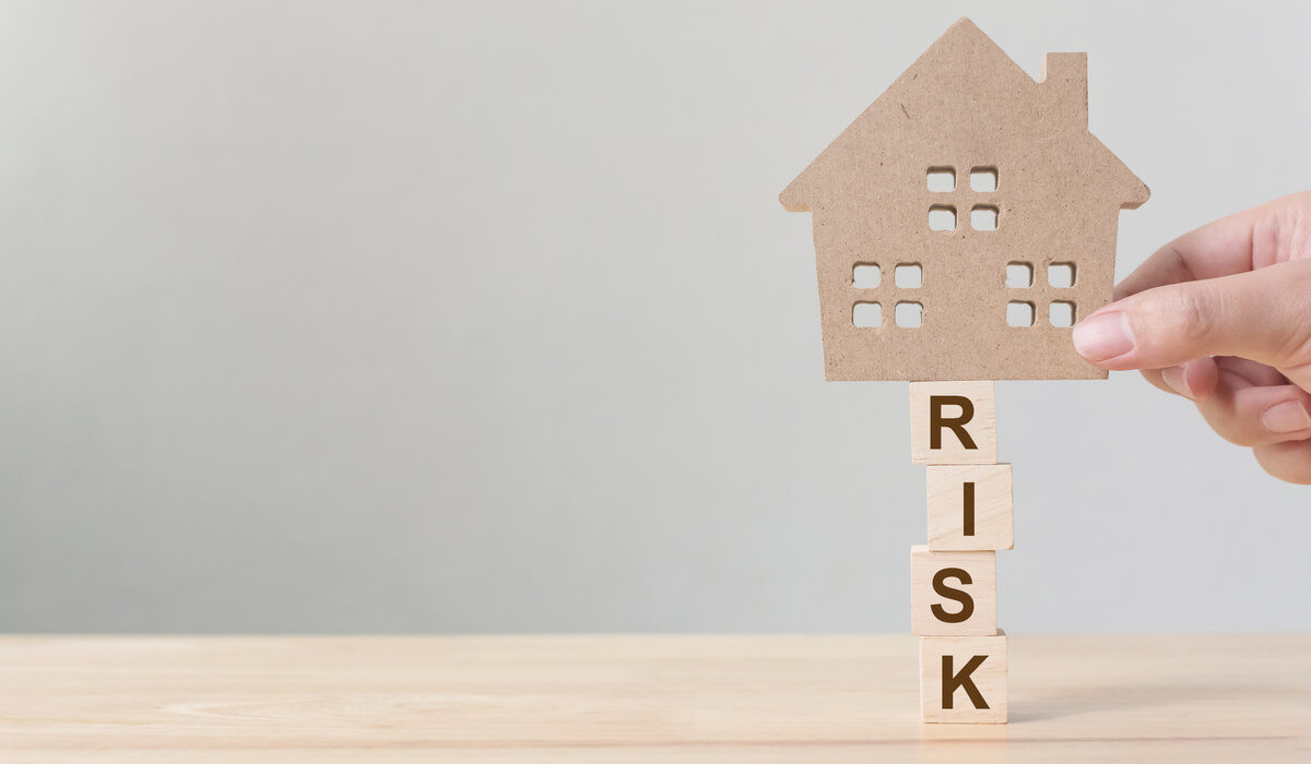 There are 8 factors contributing to real estate investment risk.